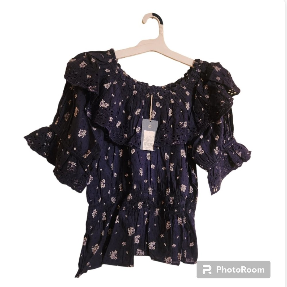 Universal Thread Blue With White Fĺowers Peasant Blouse